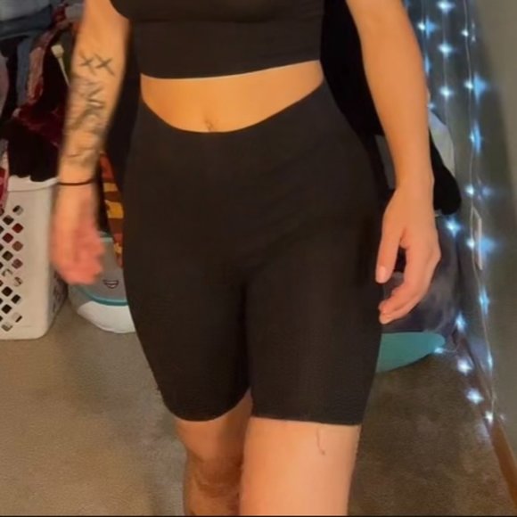 🍍 black biker shorts 🍍 - Picture 1 of 2